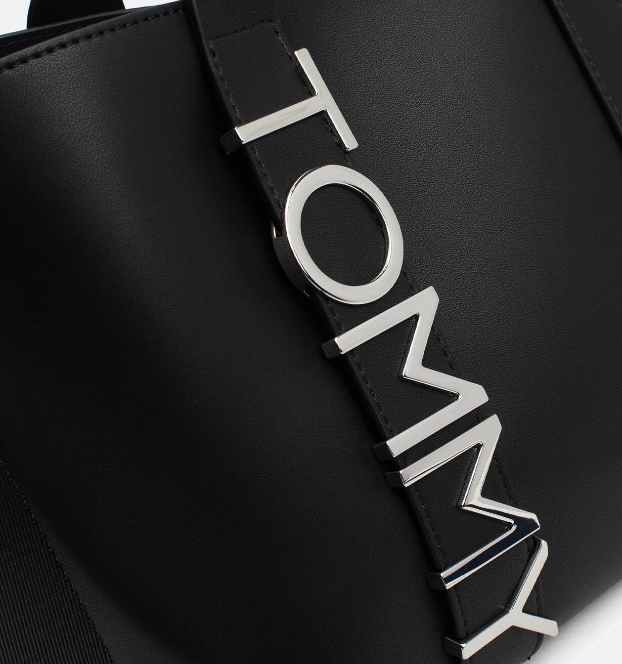 TH Crossbody bag