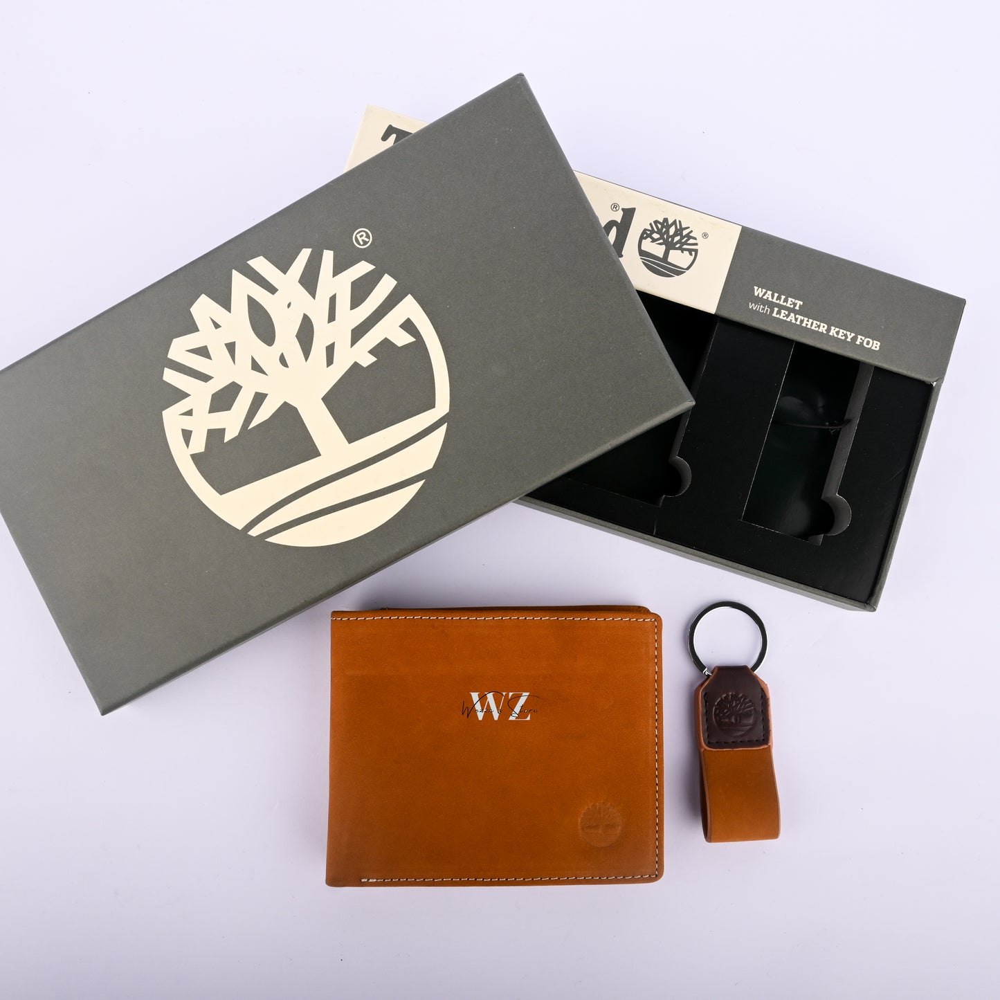 مجموعة TL Velvet المكونة من محفظة ثنائية الطي وسلسلة مفاتيح