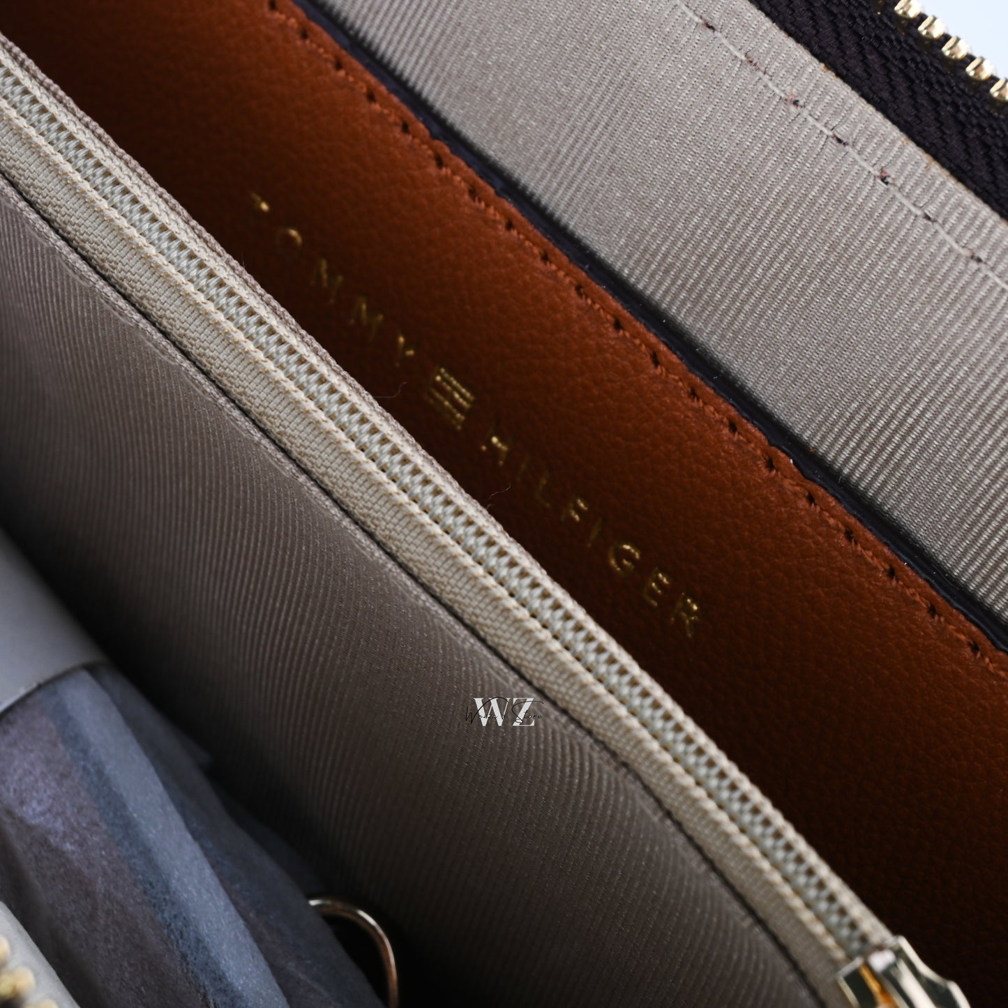 TH Iconic Camera Bag